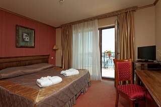 Отель Hotel Mistral Балчик Двухместный номер с 1 кроватью с видом на море-1